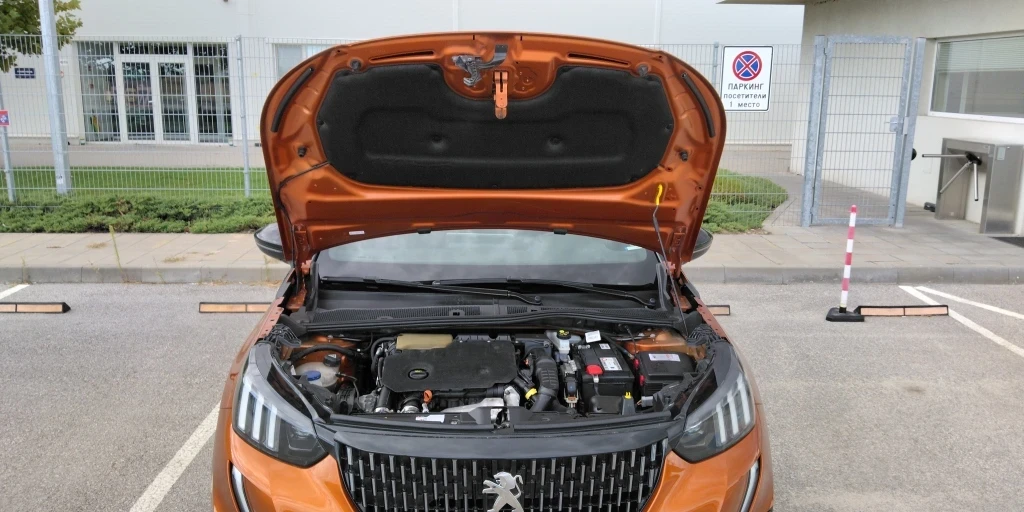 Peugeot 2008 1.5 Дизел131к. С GT -LINE, снимка 13 - Автомобили и джипове - 56244835
