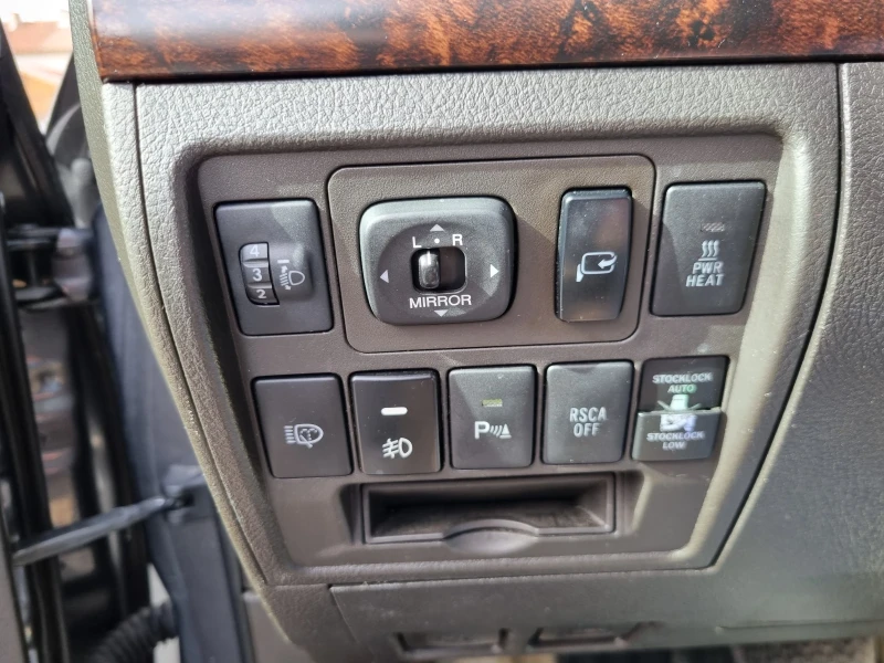 Toyota Land cruiser J200 4, 500TDI V8 EURO5B , снимка 11 - Автомобили и джипове - 49922010