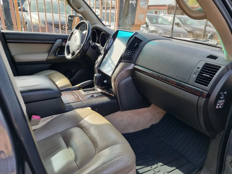 Toyota Land cruiser J200 4, 500TDI V8 EURO5B , снимка 8 - Автомобили и джипове - 49922010