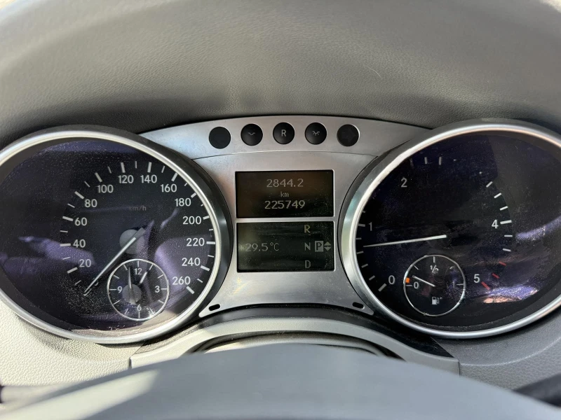 Mercedes-Benz ML 320 CDI EURO4 , снимка 12 - Автомобили и джипове - 51611622