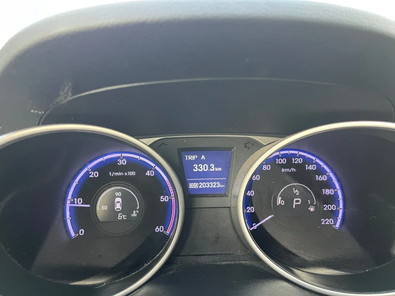 Hyundai IX35 2.0CRDI 4WD Platinum , снимка 10 - Автомобили и джипове - 52907213