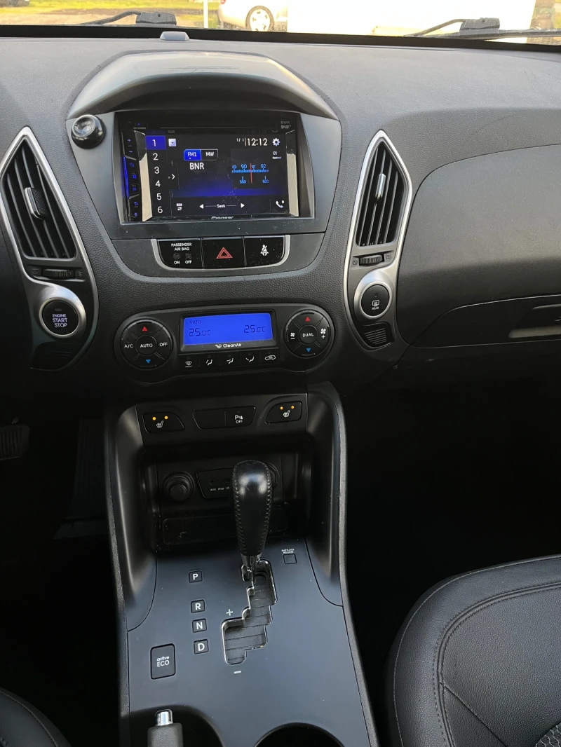 Hyundai IX35 2.0CRDI 4WD Platinum , снимка 12 - Автомобили и джипове - 52907213