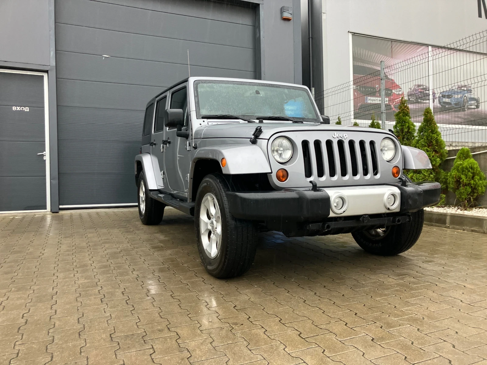 Jeep Wrangler Sahara - изображение 3