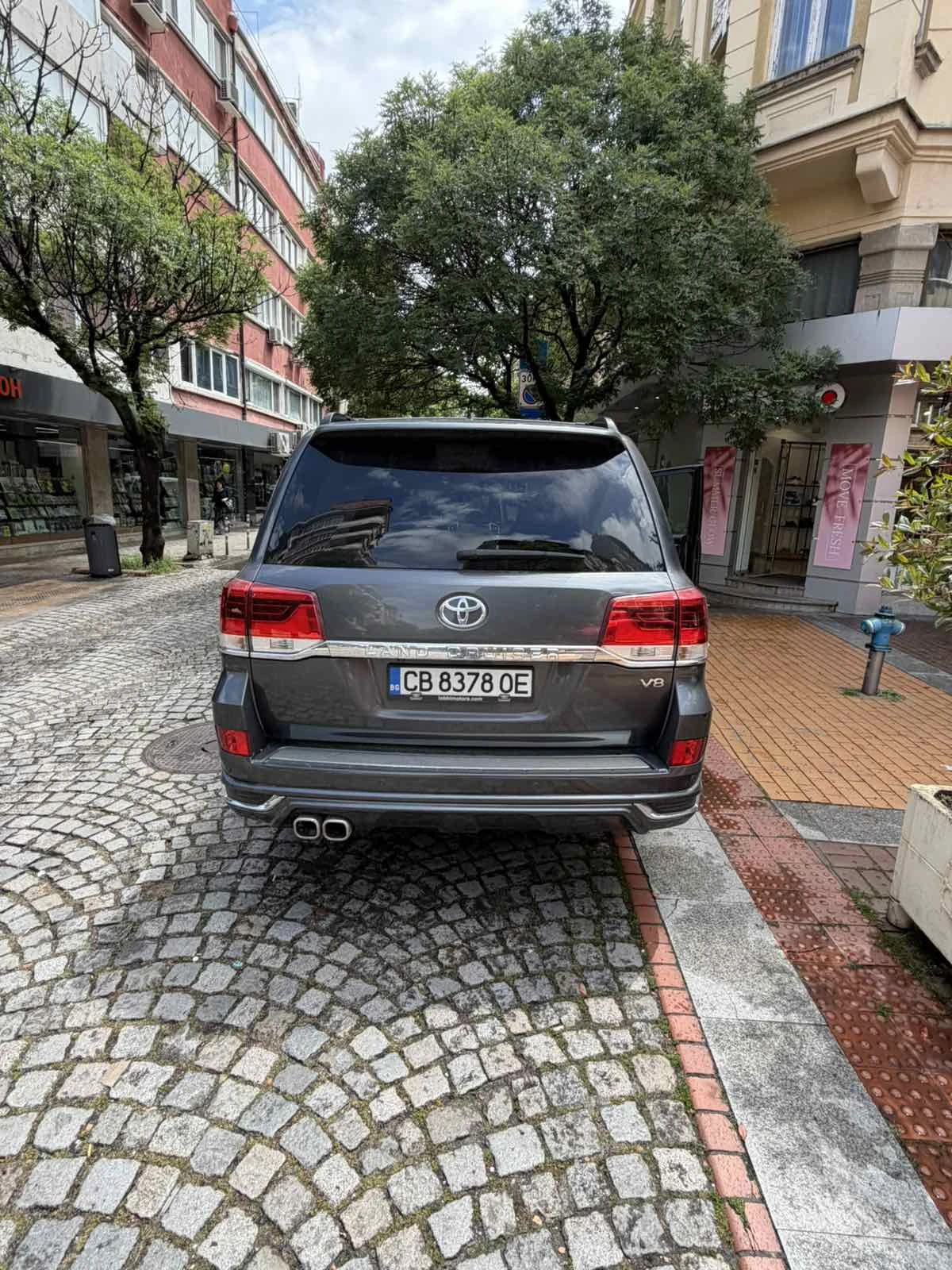 Toyota Land cruiser LC200-V8-5.7- Bi Fuel, снимка 3 - Автомобили и джипове - 54176066