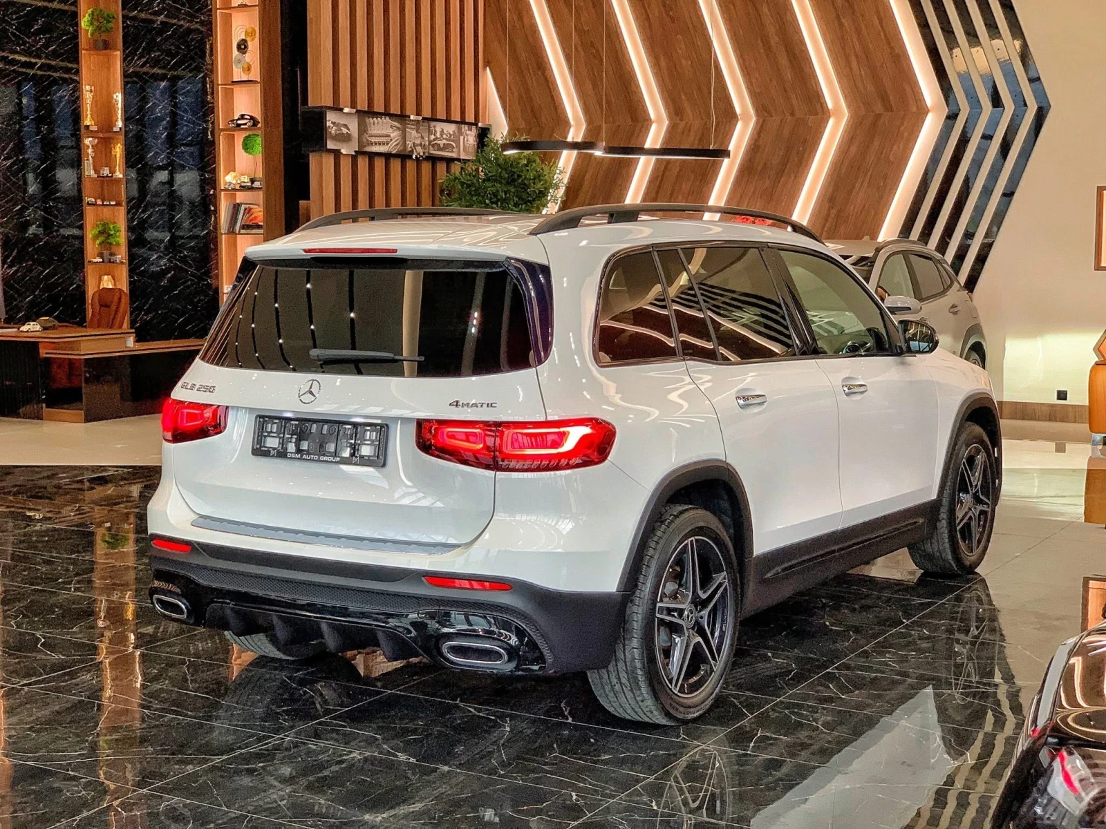 Mercedes-Benz GLB 250 4MATIC | AMGline , снимка 7 - Автомобили и джипове - 54783842