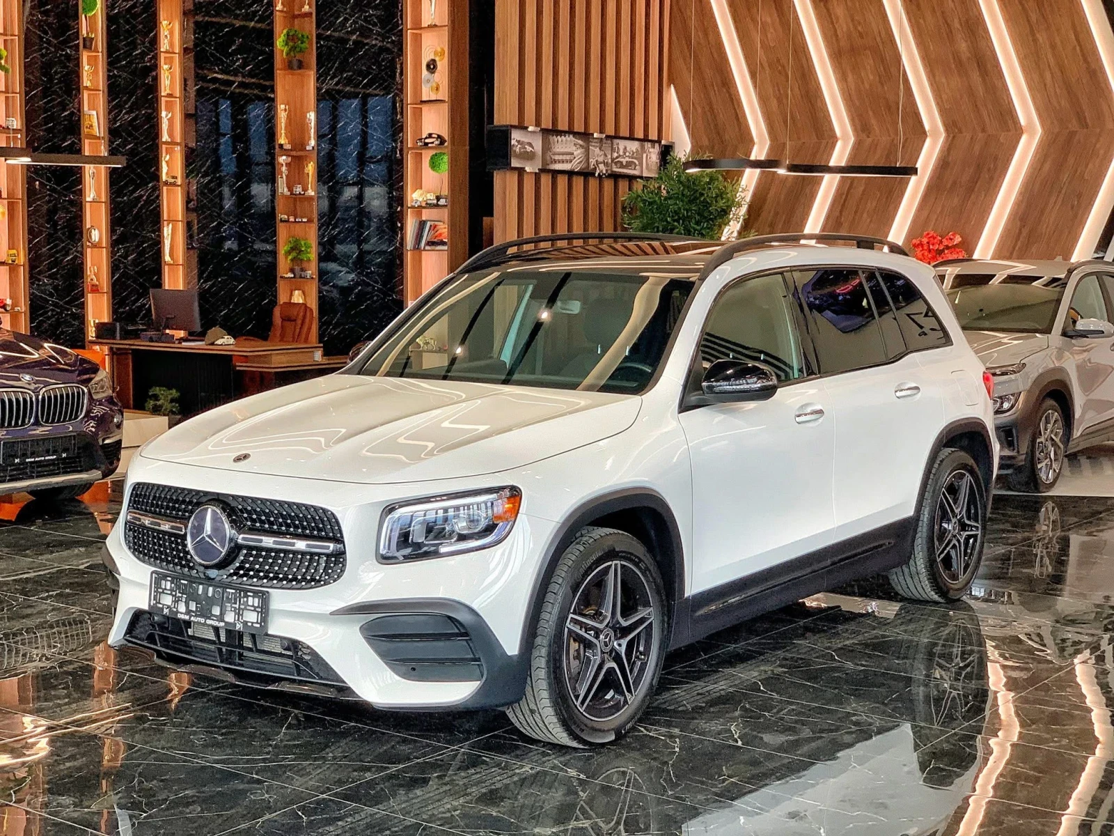 Mercedes-Benz GLB 250 4MATIC | AMGline , снимка 2 - Автомобили и джипове - 54783842