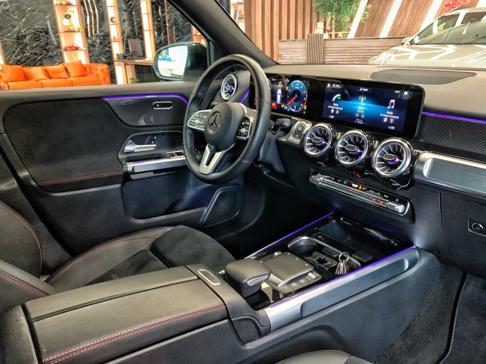 Mercedes-Benz GLB 250 4MATIC | AMGline , снимка 13 - Автомобили и джипове - 54783842