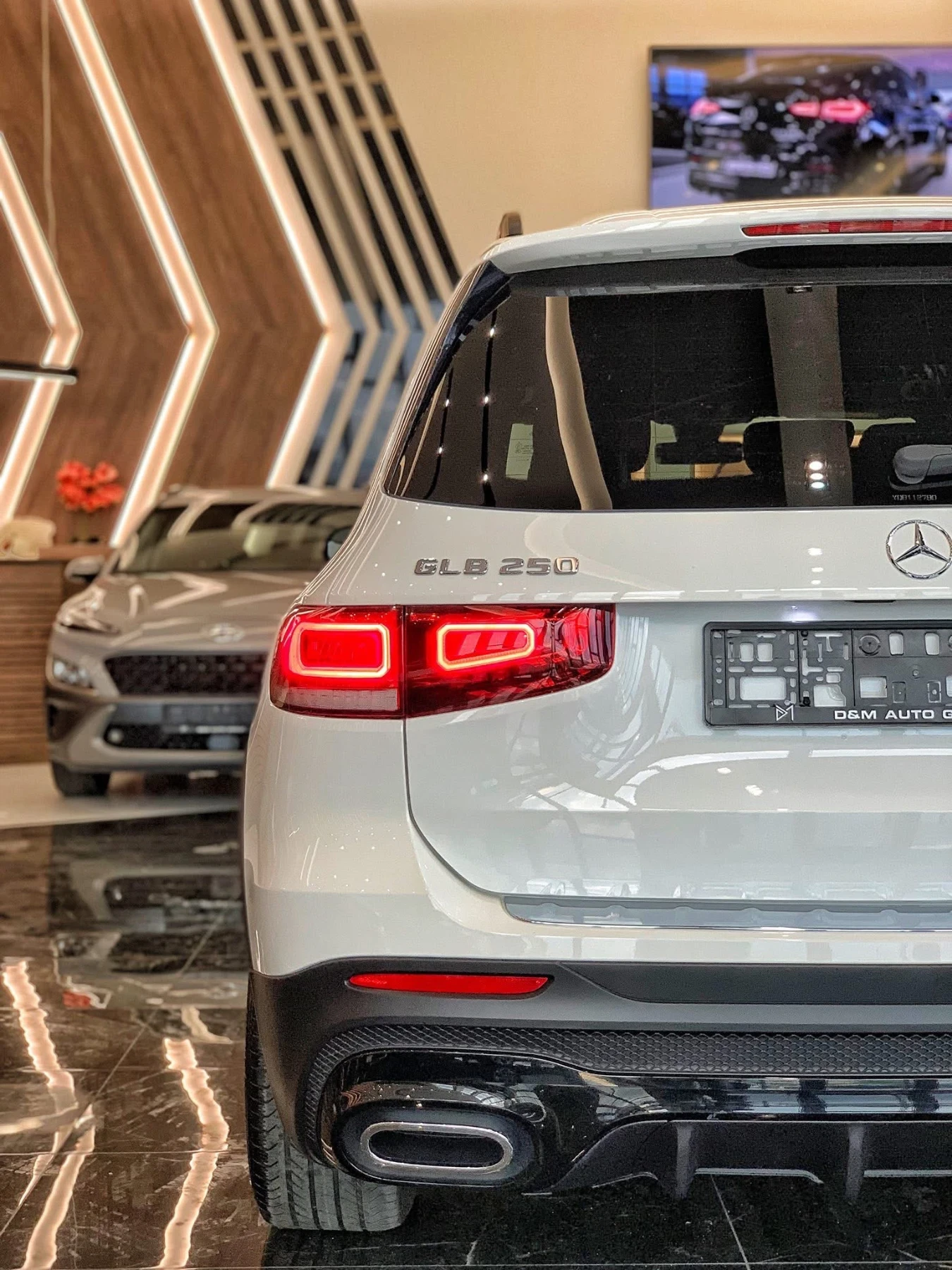 Mercedes-Benz GLB 250 4MATIC | AMGline , снимка 10 - Автомобили и джипове - 54783842