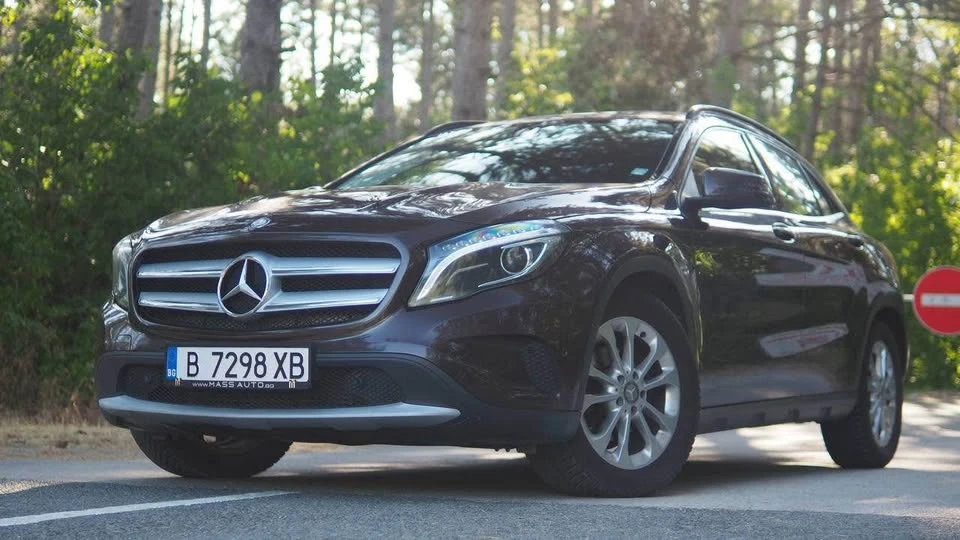 Mercedes-Benz GLA 200, снимка 11 - Автомобили и джипове - 55430069