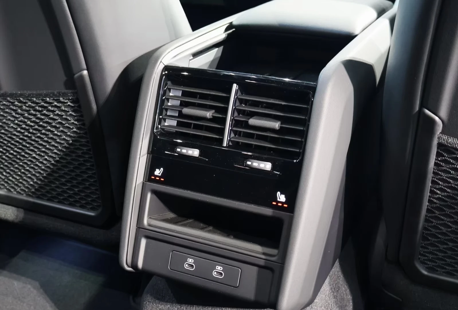 Porsche Cayenne ELECTRIC / BOSE / MATRIX/ HUD / 360 / PANO / , снимка 16 - Автомобили и джипове - 55627495