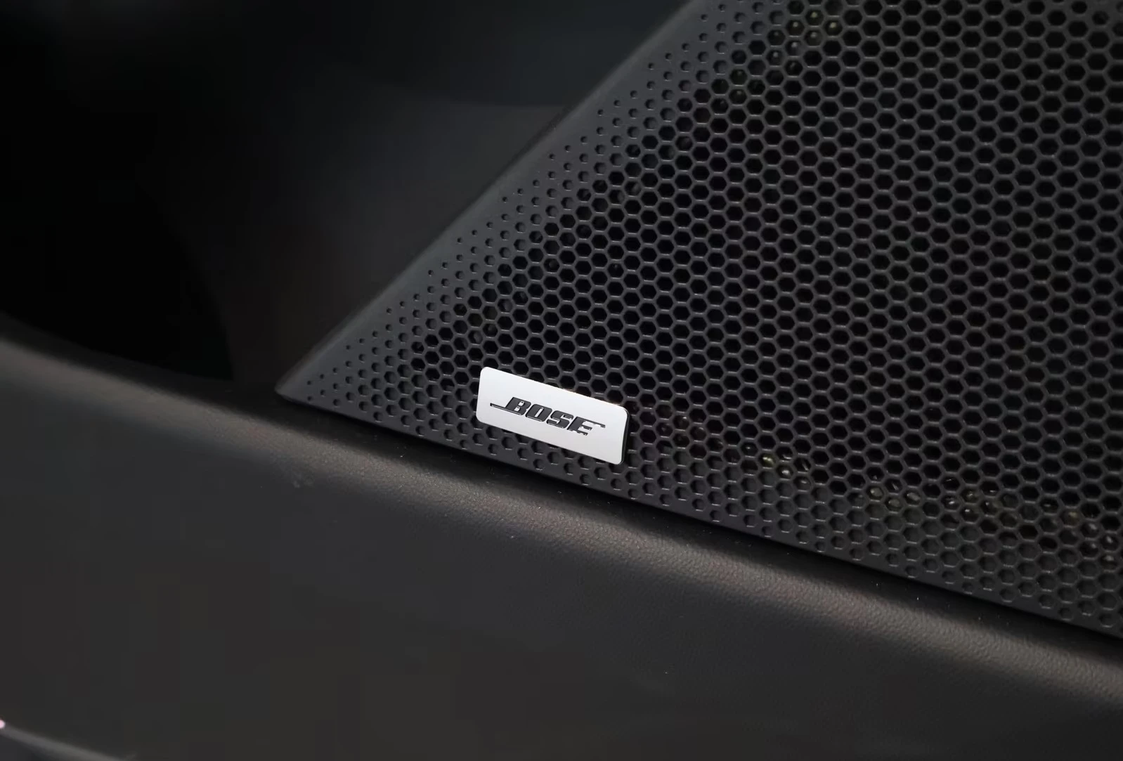 Porsche Cayenne ELECTRIC / BOSE / MATRIX/ HUD / 360 / PANO / , снимка 9 - Автомобили и джипове - 55627495