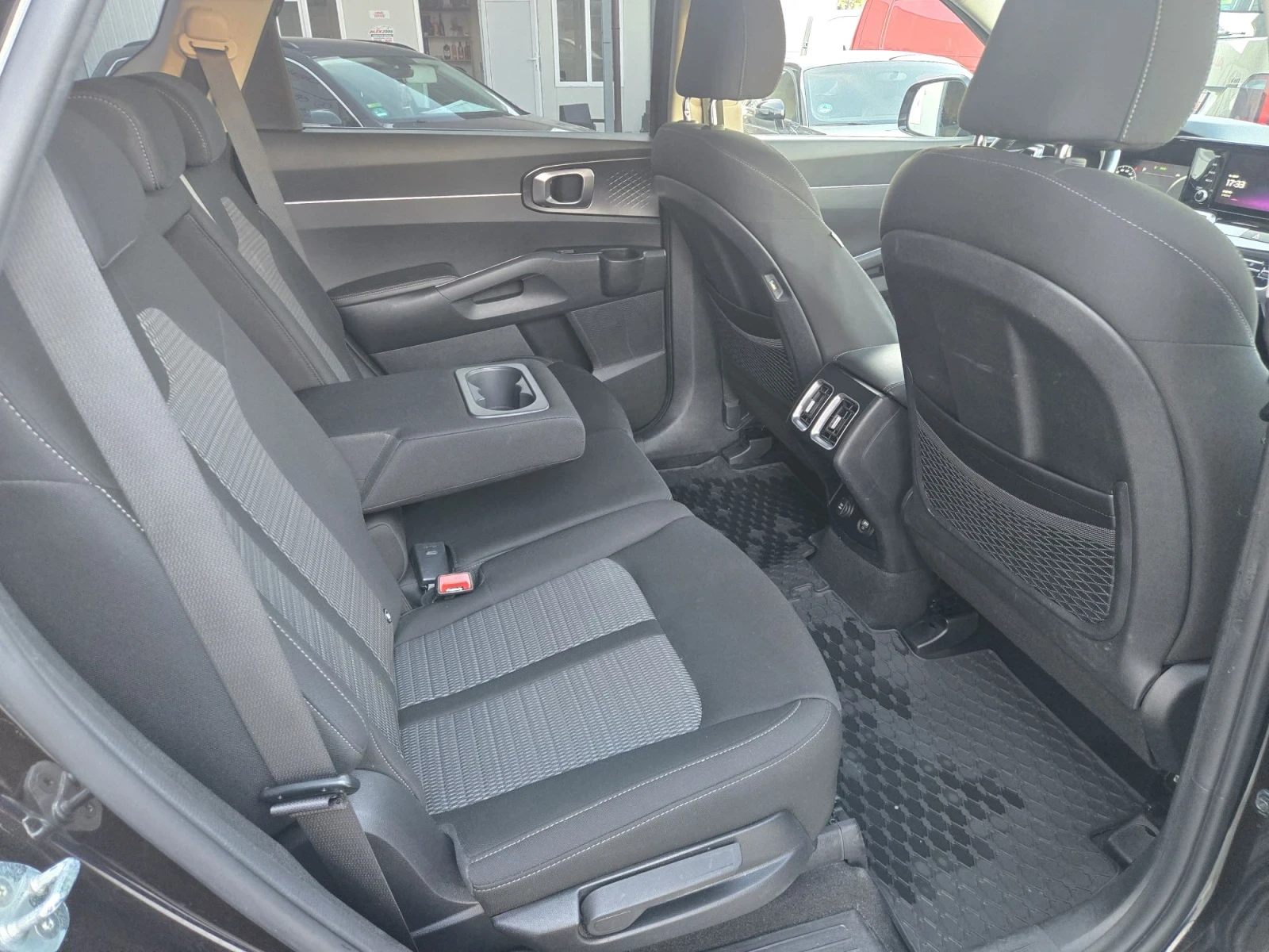 Kia Sorento, снимка 11 - Автомобили и джипове - 56415386