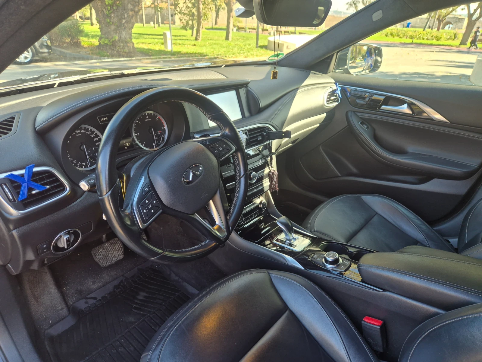 Infiniti Q30 2.2D AWD, снимка 8 - Автомобили и джипове - 56551187