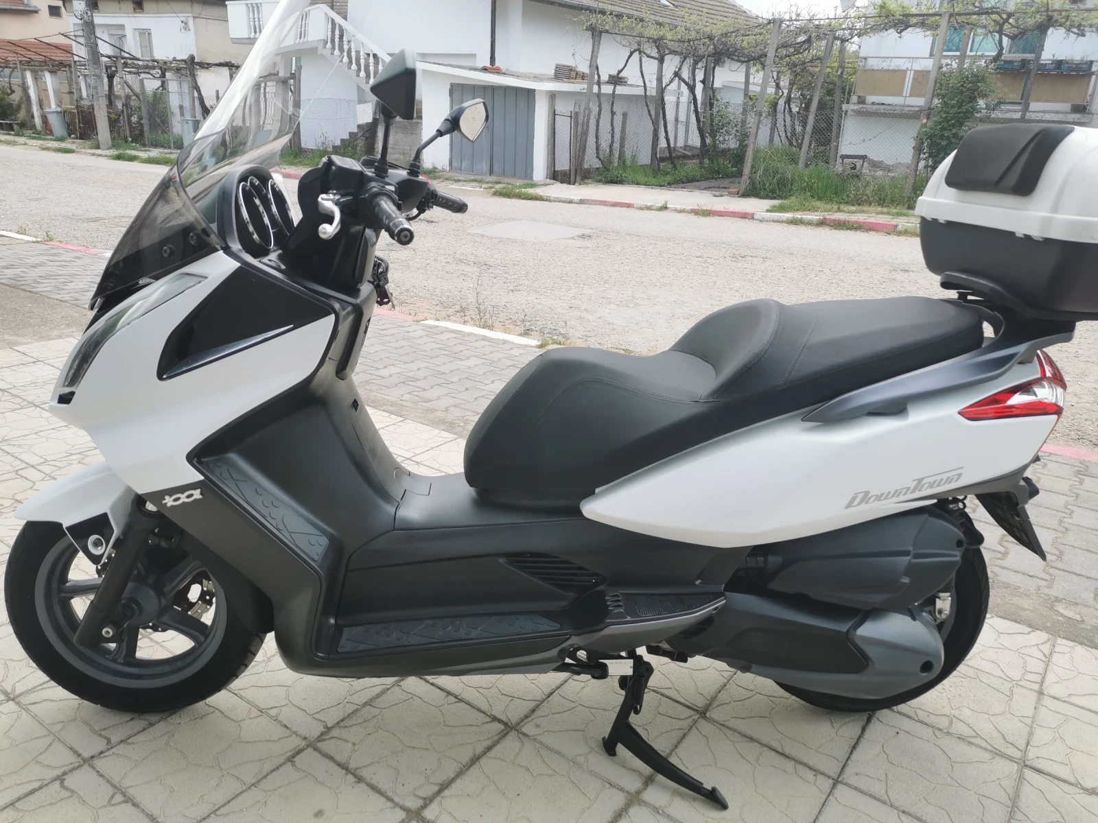 Kymco Downtown 300i, снимка 2 - Мотоциклети и мототехника - 54229431
