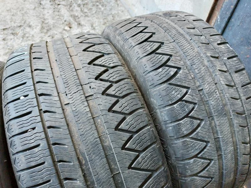 Гуми Зимни 245/45R17, снимка 3 - Гуми и джанти - 37108601