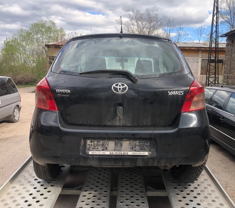 Toyota Yaris 1.3 VVTI, снимка 4 - Автомобили и джипове - 45119221