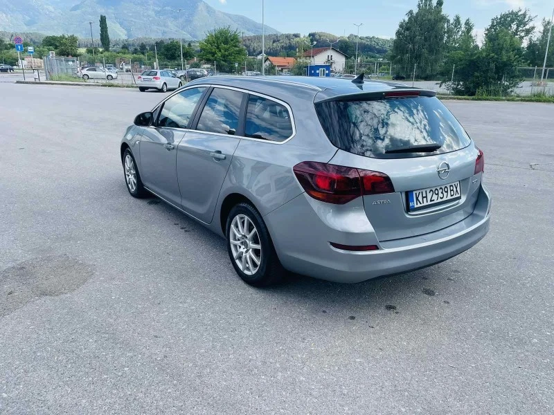 Opel Astra 1.7CDTI-COSMO, снимка 4 - Автомобили и джипове - 47449370