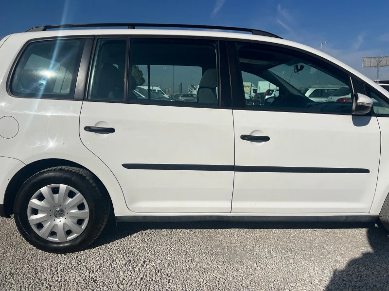 VW Touran 1.6 газ-бензин, снимка 13 - Автомобили и джипове - 47839027