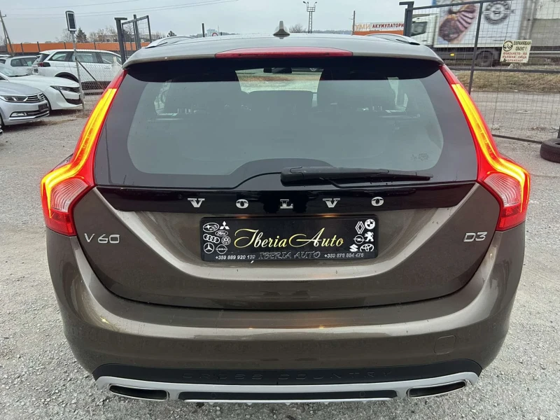 Volvo V60 Cross Country 2.0 D3 150 * AVTOMAT * NAVI * LED * EURO 6 * , снимка 5 - Автомобили и джипове - 48163333