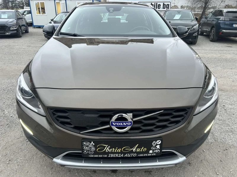 Volvo V60 Cross Country 2.0 D3 150 * AVTOMAT * NAVI * LED * EURO 6 * , снимка 2 - Автомобили и джипове - 48163333