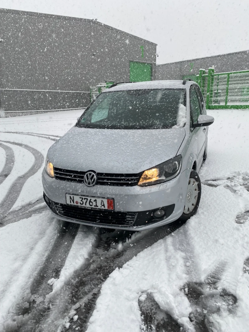 VW Touran 1.6, снимка 1 - Автомобили и джипове - 48425917