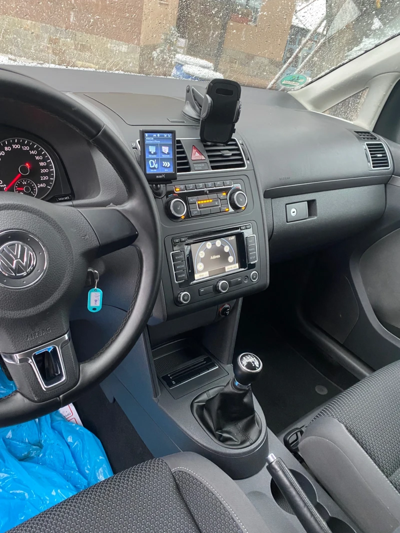 VW Touran 1.6, снимка 5 - Автомобили и джипове - 48425917