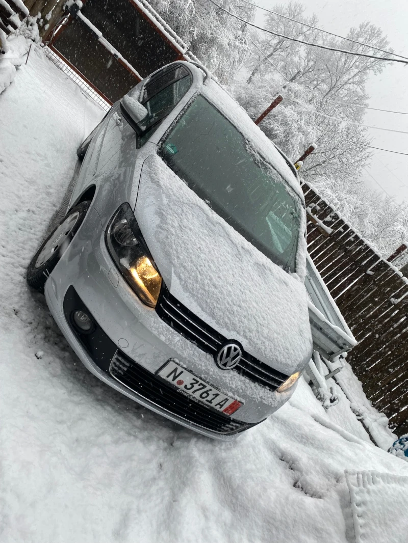 VW Touran 1.6, снимка 6 - Автомобили и джипове - 48425917