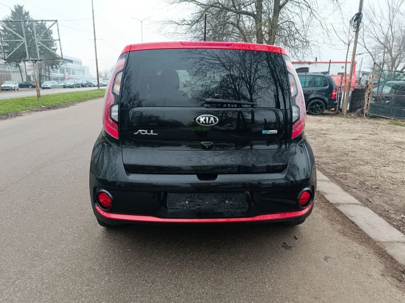 Kia Soul Електрическа / автоматик , снимка 5 - Автомобили и джипове - 48954260