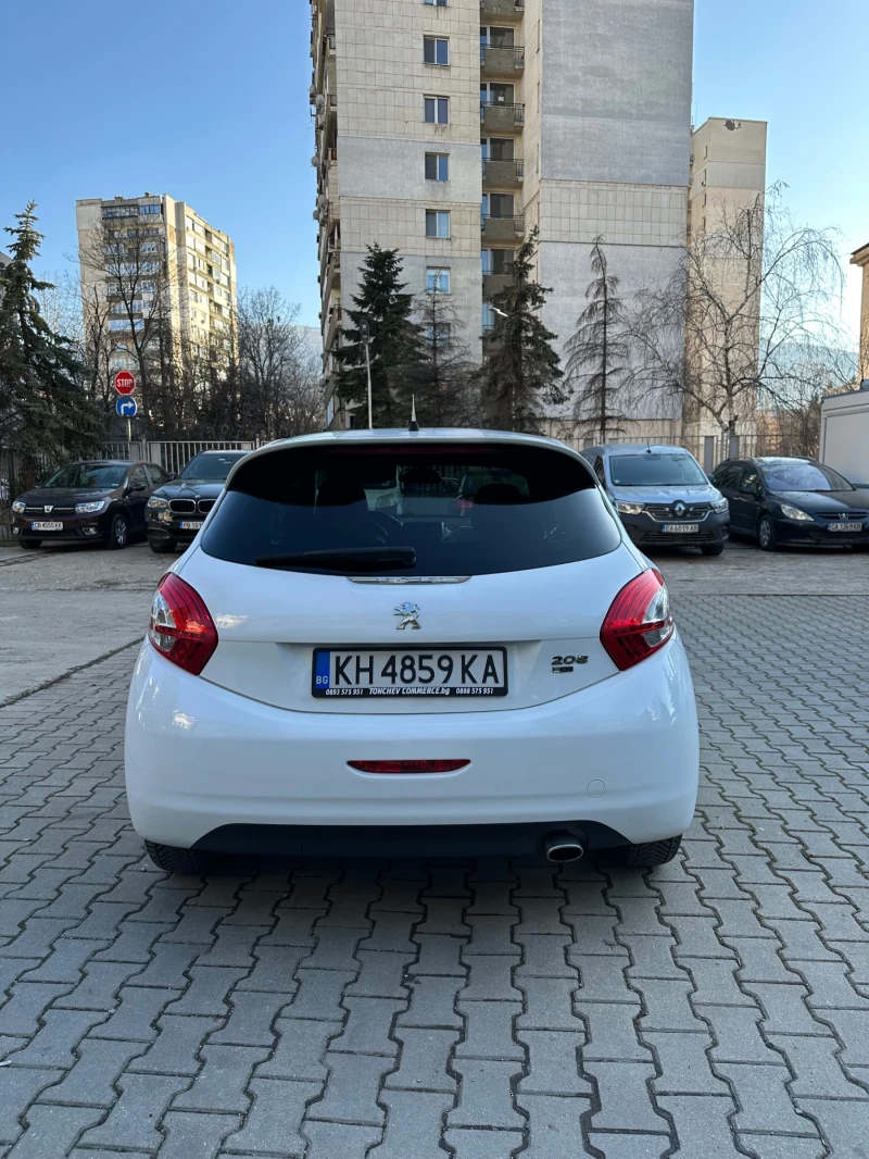 Peugeot 208, снимка 4 - Автомобили и джипове - 49362095