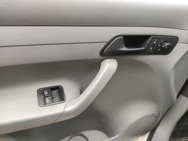 VW Caddy, снимка 16 - Автомобили и джипове - 51739707