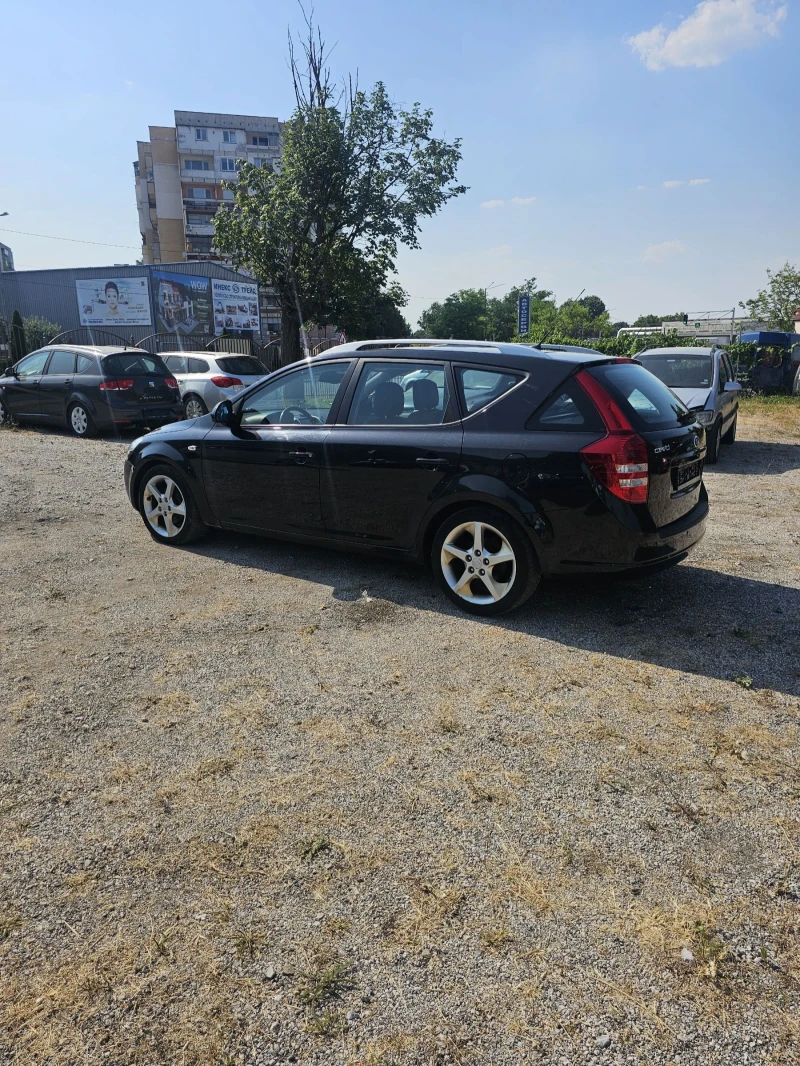 Kia Ceed 2.0 CRDI, снимка 5 - Автомобили и джипове - 50815262