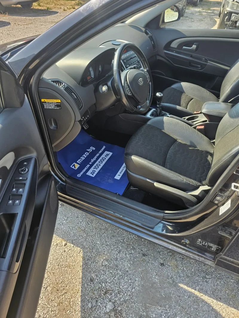 Kia Ceed 2.0 CRDI, снимка 10 - Автомобили и джипове - 50815262