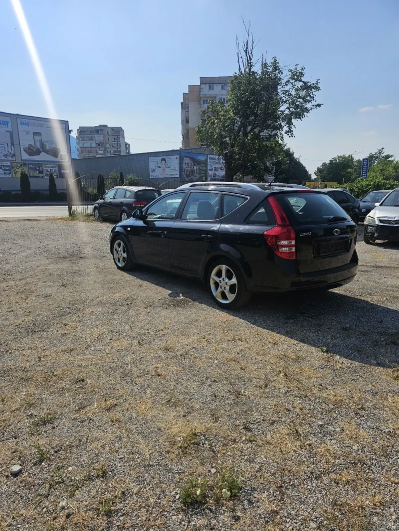 Kia Ceed 2.0 CRDI, снимка 4 - Автомобили и джипове - 50815262