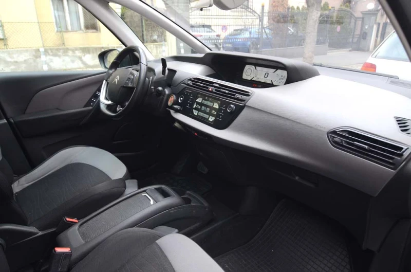 Citroen Grand C4 Picasso, снимка 7 - Автомобили и джипове - 53057857