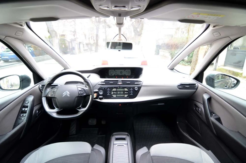 Citroen Grand C4 Picasso, снимка 6 - Автомобили и джипове - 53057857