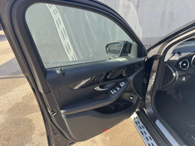 Mercedes-Benz GLC 200 4 MATIC EQ BOOST, снимка 8 - Автомобили и джипове - 53342074