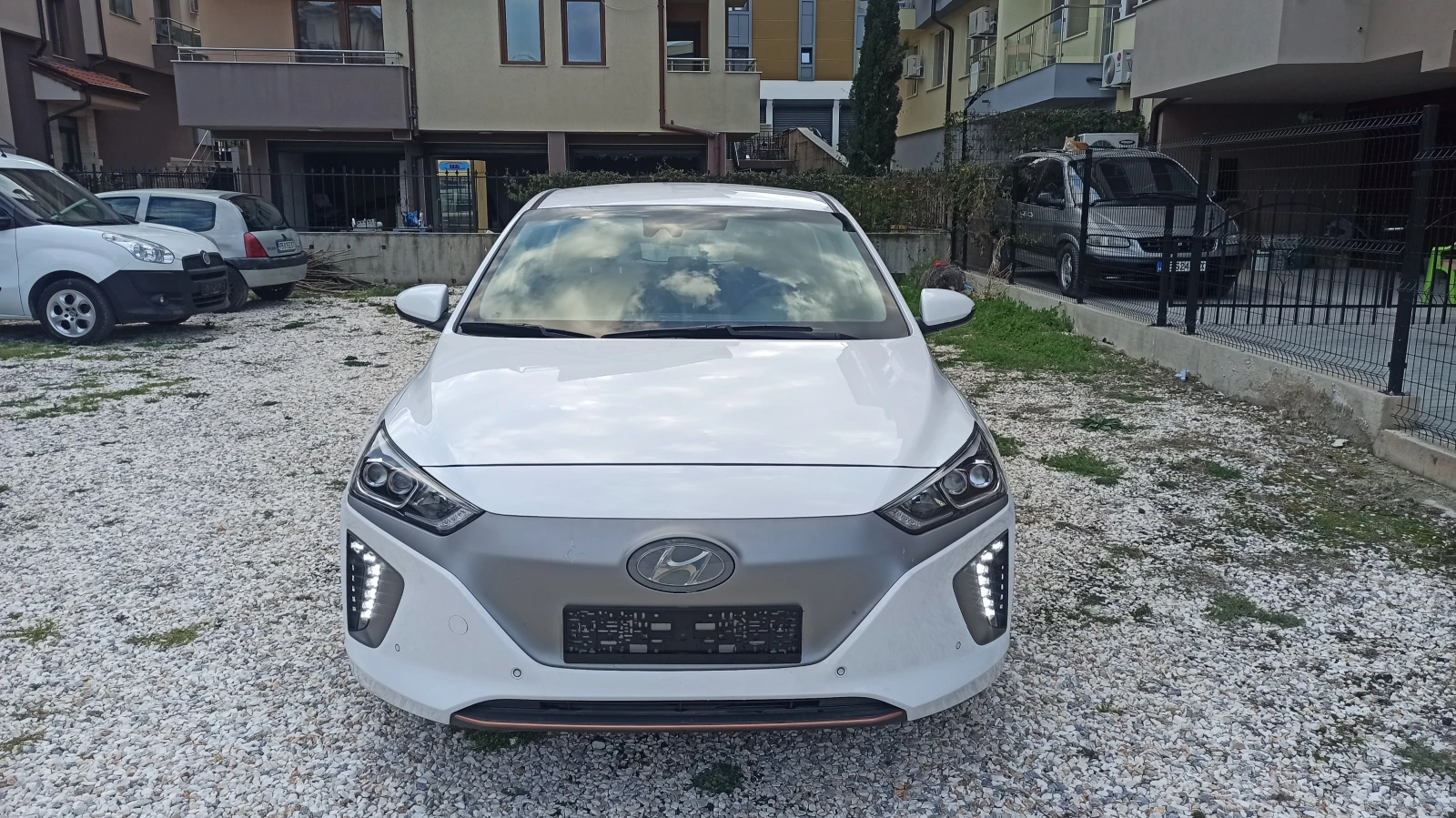 Hyundai Ioniq, снимка 1