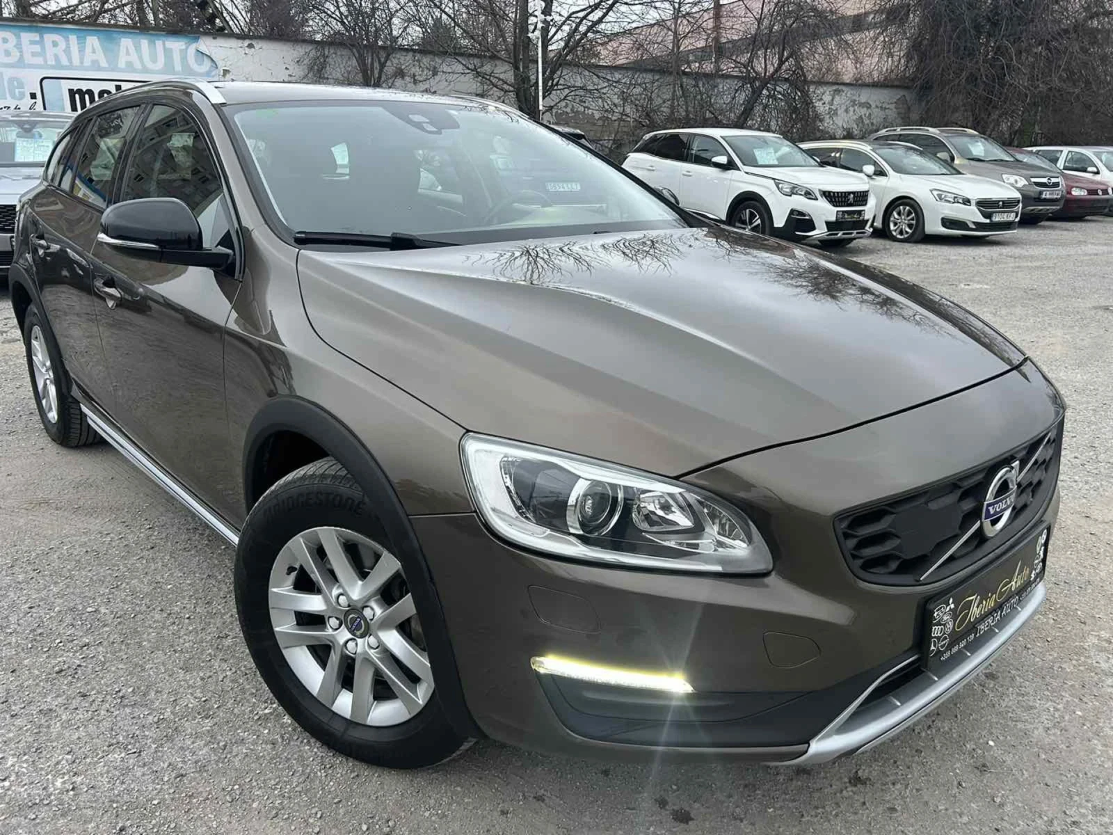 Volvo V60 Cross Country 2.0 D3 150 * AVTOMAT * NAVI * LED * EURO 6 *  - изображение 3