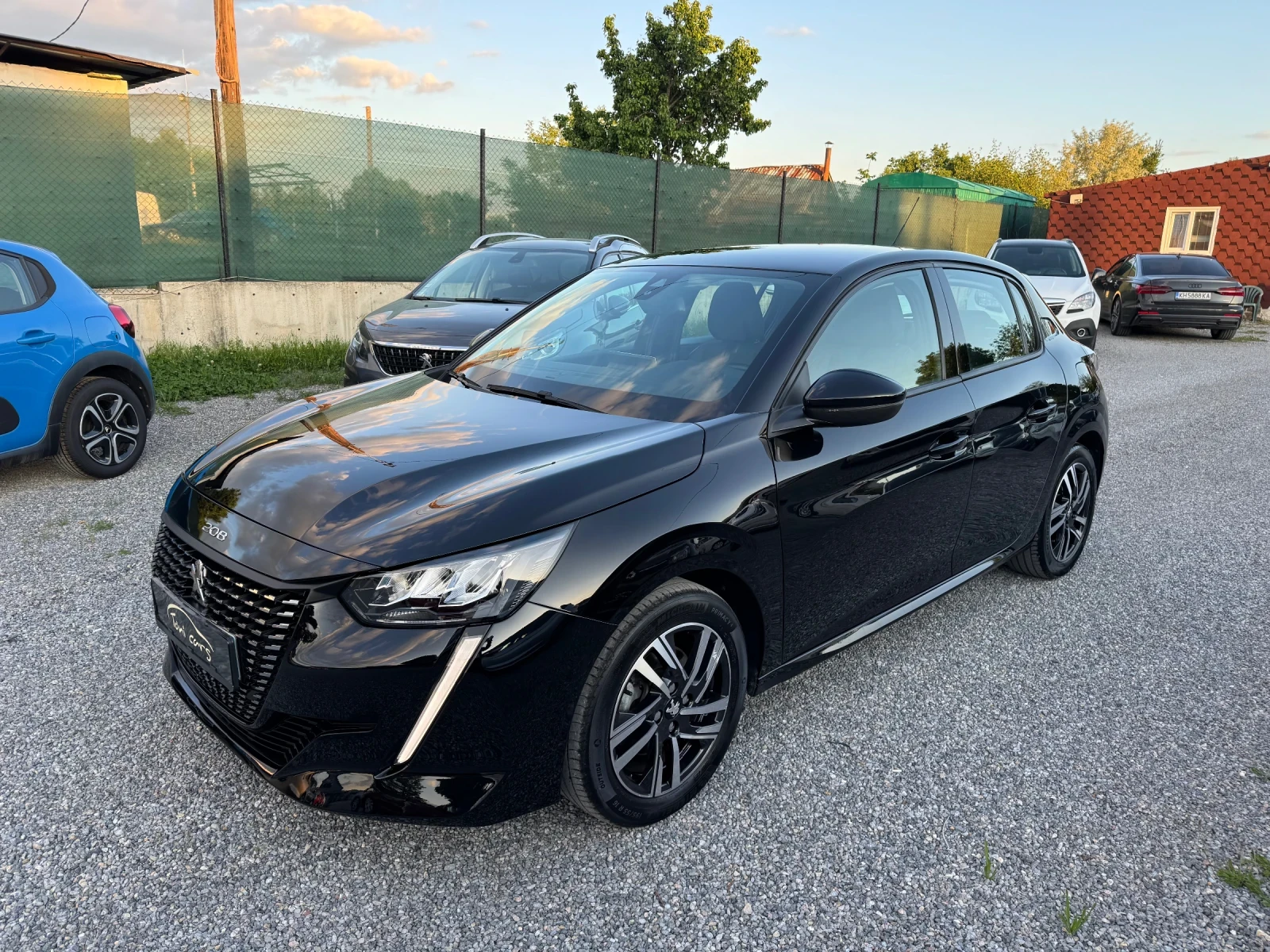 Peugeot 208 1.2T Premium Allure! Digital cockpit! LED!! Navi!! - изображение 2