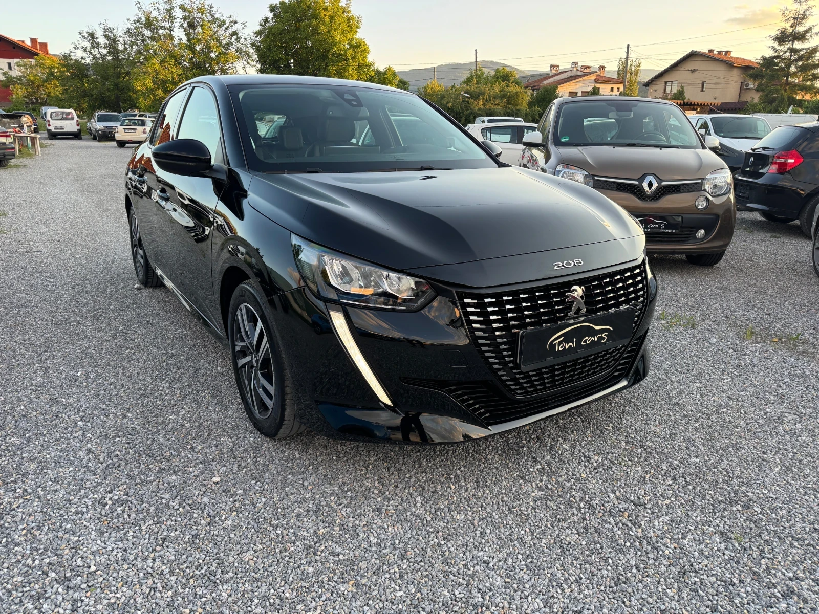 Peugeot 208 1.2T Premium Allure! Digital cockpit! LED!! Navi!! - изображение 10