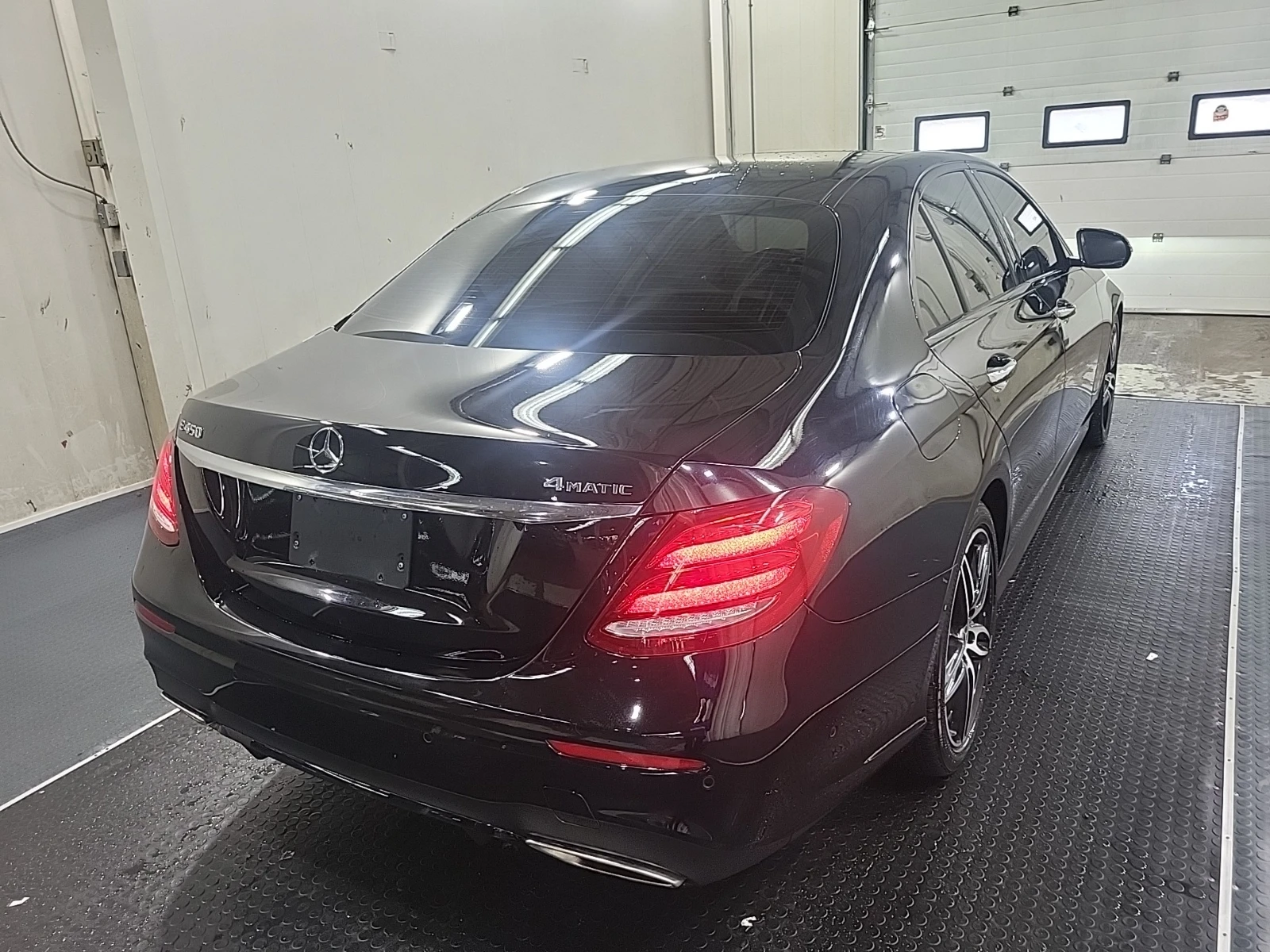 Mercedes-Benz E 450 * CARFAX* АВТОФИНАНСИРАНЕ БЕЗ ПЪРВОНАЧАЛНА ВНОСКА! - изображение 4