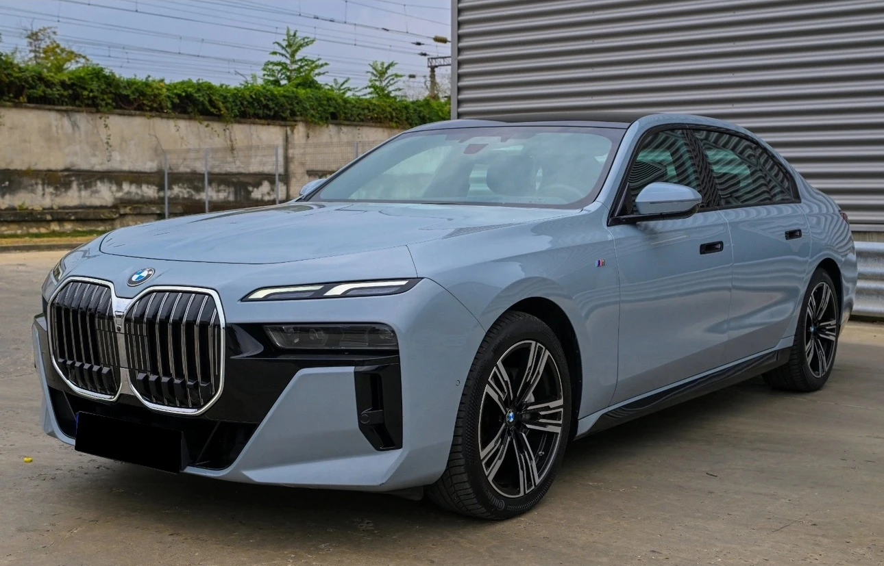BMW 740 M-Sport xDrive - изображение 2