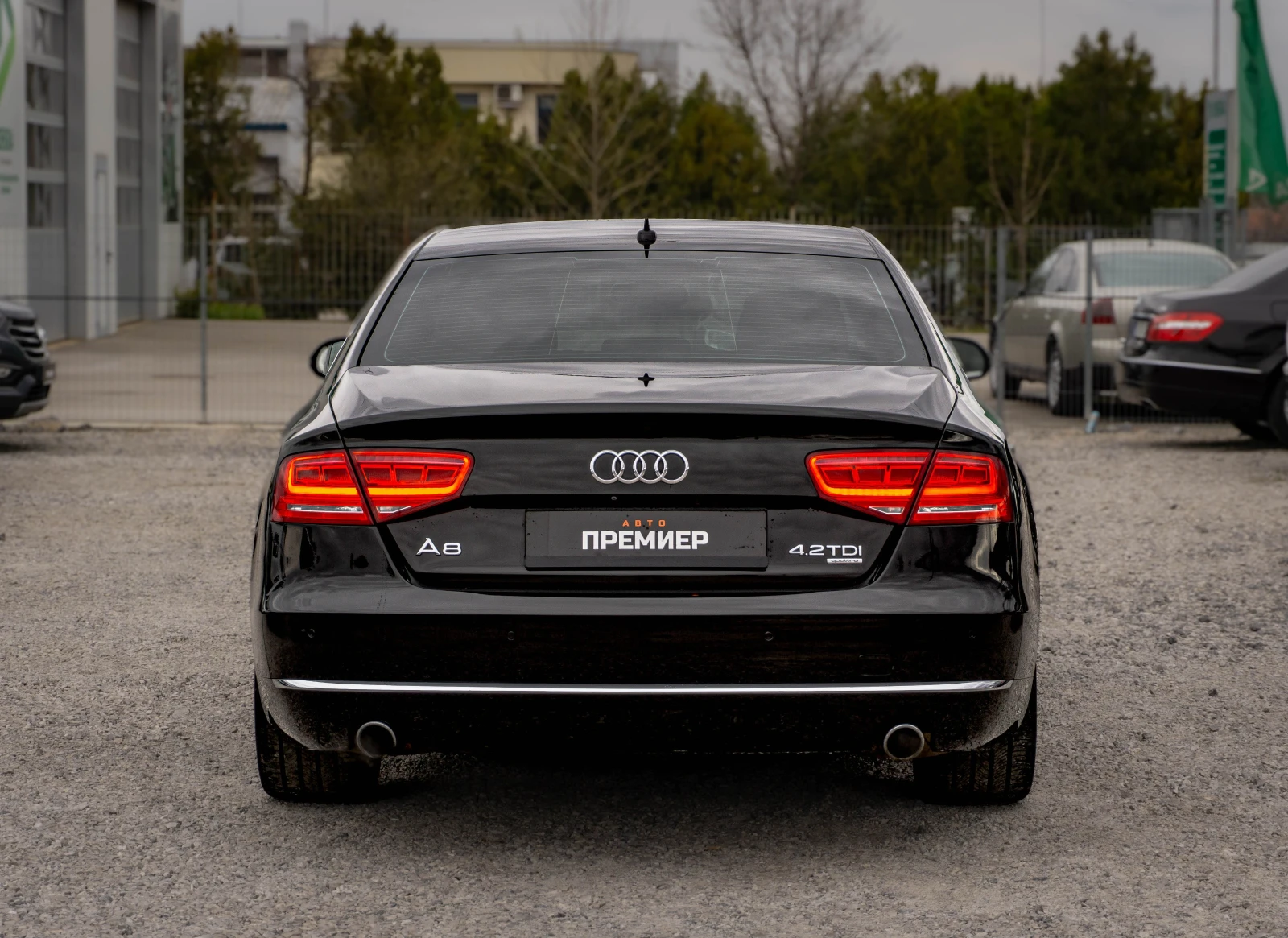 Audi A8 4.2 TDI QUATTRO-DISTRONIC-РЕАЛНИ КМ! 6М. ГАРАНЦИЯ!, снимка 5 - Автомобили и джипове - 53909725