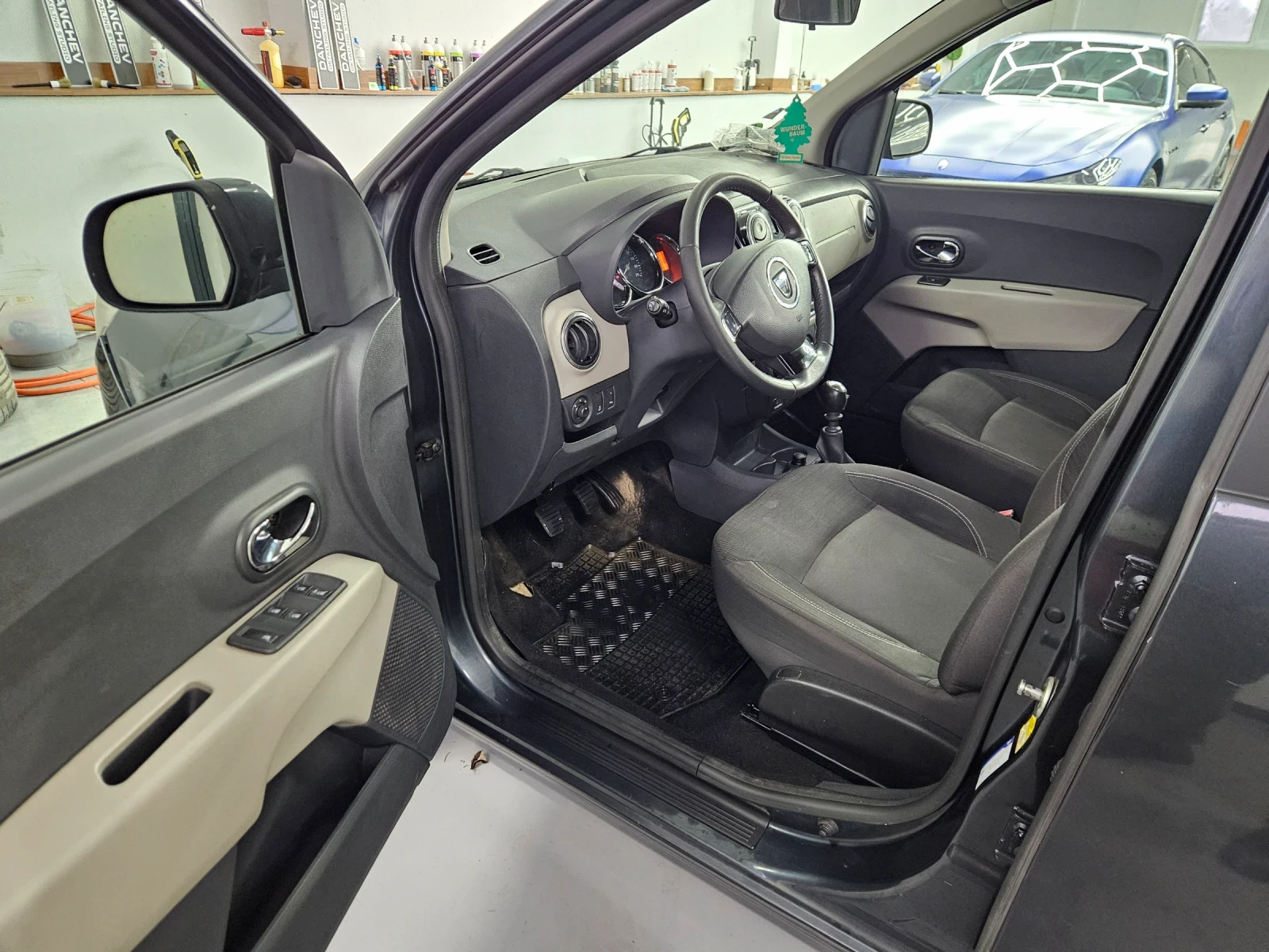 Dacia Lodgy 1.5 DCI, снимка 7 - Автомобили и джипове - 54025994
