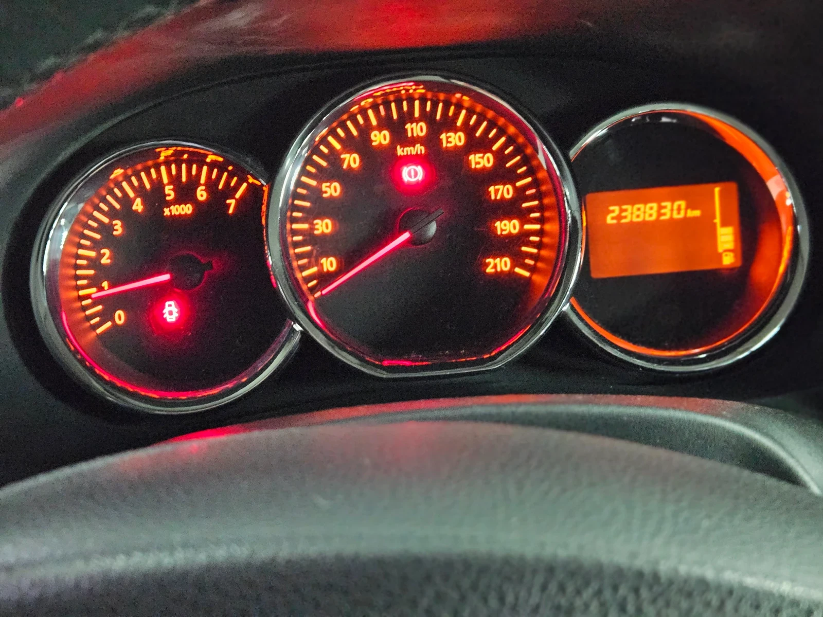 Dacia Lodgy 1.5 DCI, снимка 15 - Автомобили и джипове - 54025994