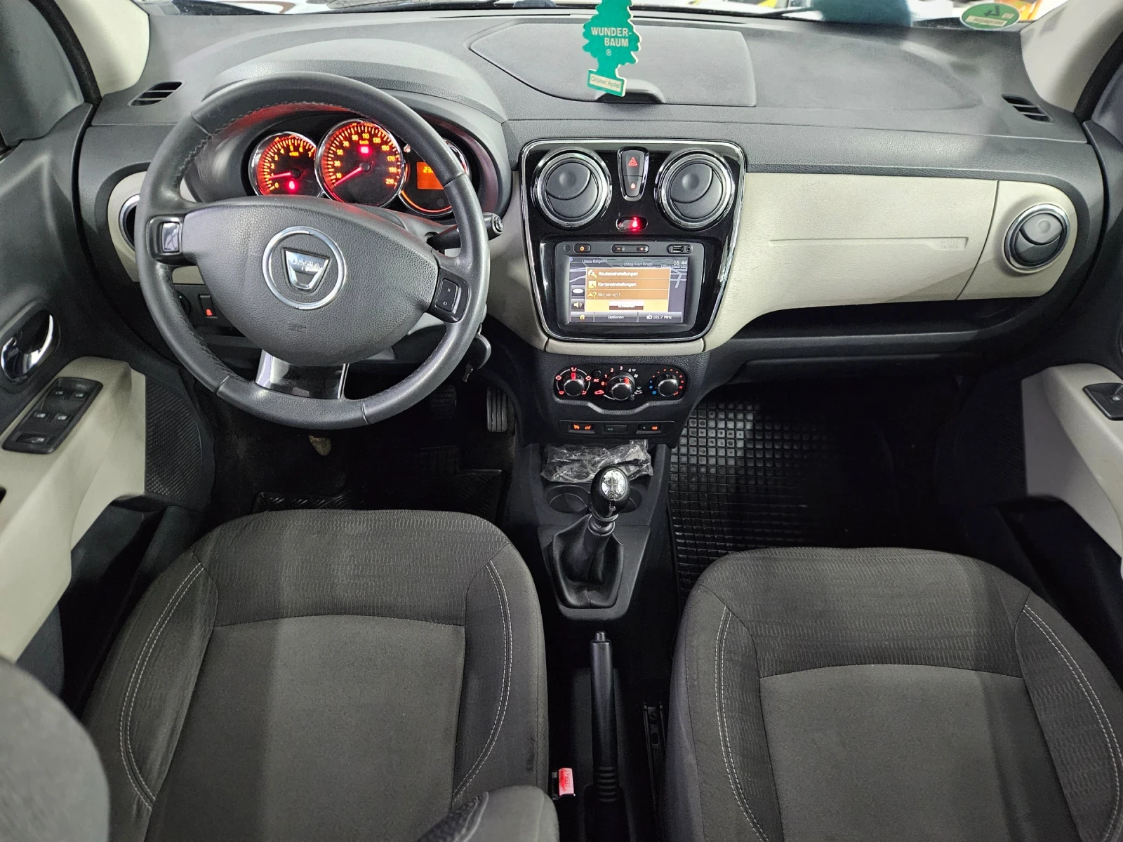 Dacia Lodgy 1.5 DCI, снимка 13 - Автомобили и джипове - 54025994