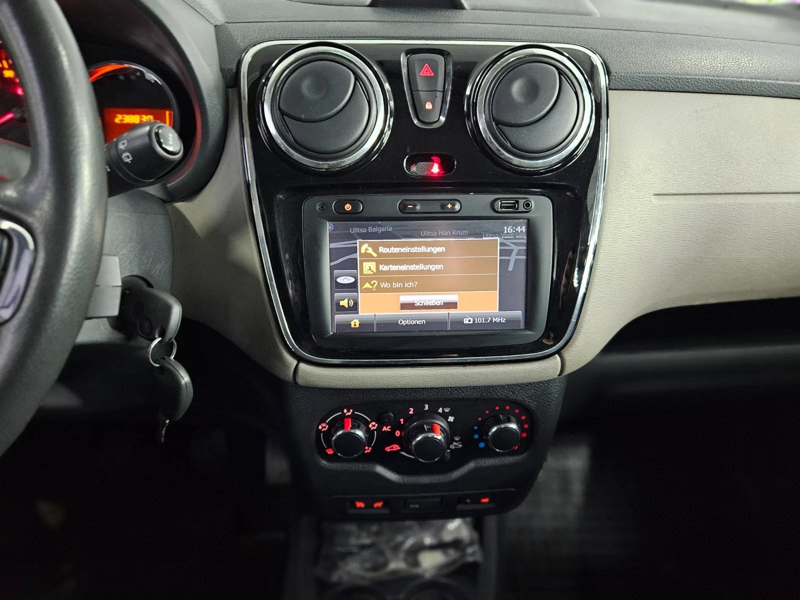 Dacia Lodgy 1.5 DCI, снимка 14 - Автомобили и джипове - 54025994