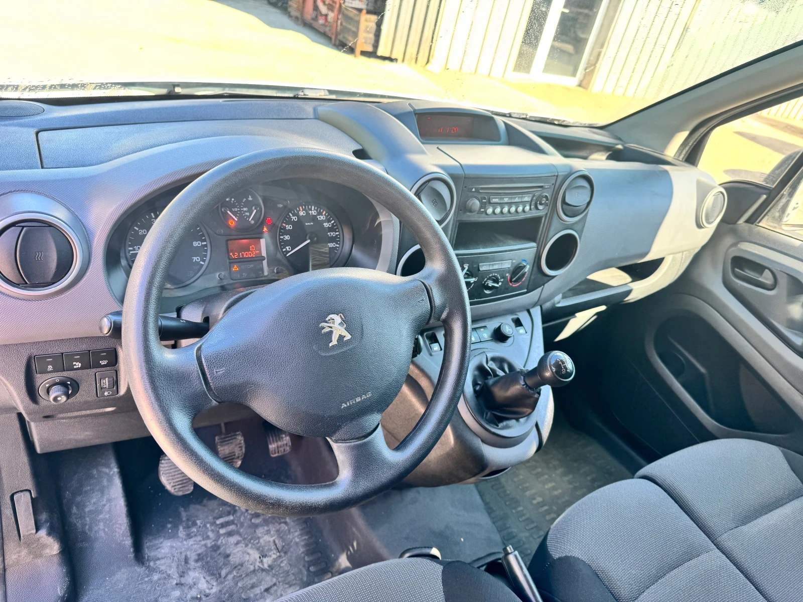 Peugeot Partner 1.6 HDI, снимка 8 - Автомобили и джипове - 54412654
