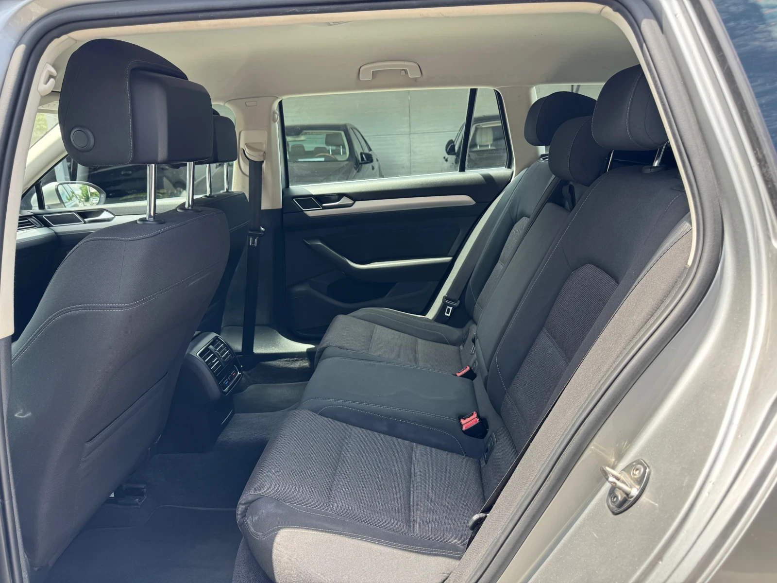 VW Passat 2.0TDI 150к.с, снимка 7 - Автомобили и джипове - 54970467