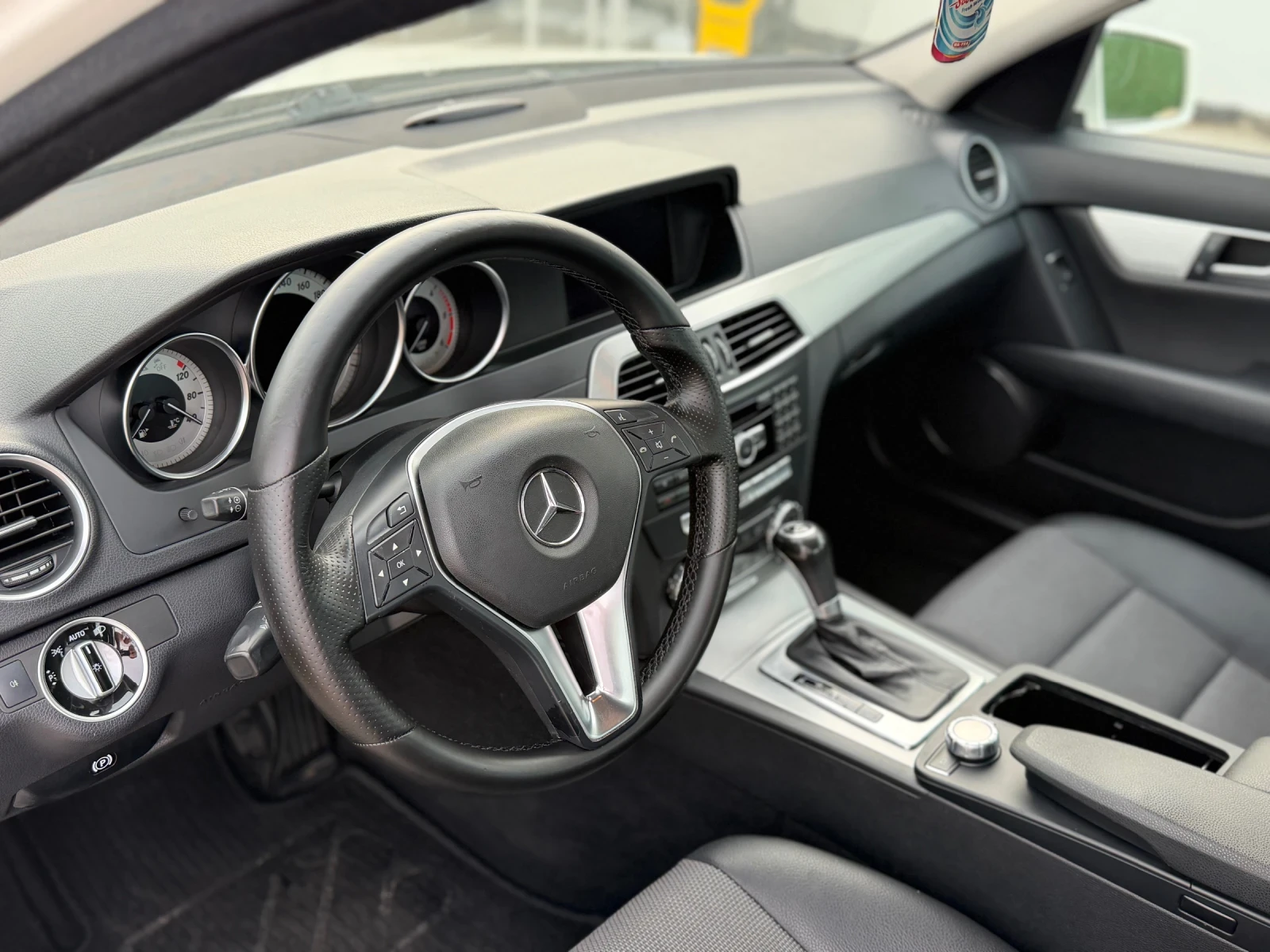 Mercedes-Benz C 220 /// CDI /// AMG LINE ///, снимка 8 - Автомобили и джипове - 55016222
